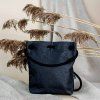148005 3 designovy batoh indigo ananas cerny 8 l cerna