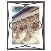 31191 9 geometricky fotoramecek umbra prisma 13 x 18 cm cerny