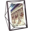 31191 7 geometricky fotoramecek umbra prisma 13 x 18 cm cerny