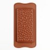 Silikonová forma na čokoládu Silikomart SCG38 Love Choco Bar | srdíčka v interieru