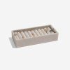 75440 4 prihradka na prstynky stackers velvet stone ring roll bezova