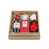 firemny vianocny darcek ladeny do cervenej farby s cervenym vinom cabernet sauvignon remeselnou cokoladou sojovou svieckou powerbankou vianocnymi ozdobami a medovnikom 2