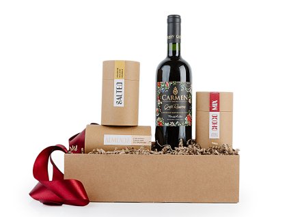 darcekova krabicka s cervenym vinom cabernet sauvignon edicie frida kahlo mandlami v cokolade 150g prazenymi solenymi mandlami 150g ovocia v cokolade 150g 1