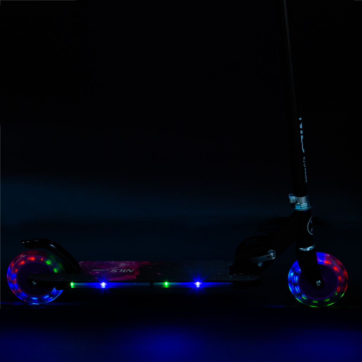HD025 LED FIALOVÁ SKLÁDACÍ KOLOBĚŽKA NILS EXTREME