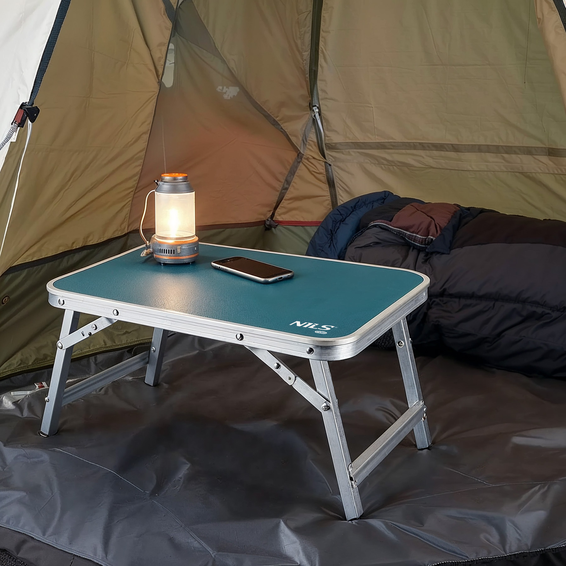 NC3403 MODRÝ SKLÁDACÍ KEMPINGOVÝ STOLEK 50X30X20CM NILS CAMP