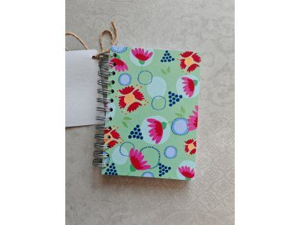 Zápisník - zelený s kvítky