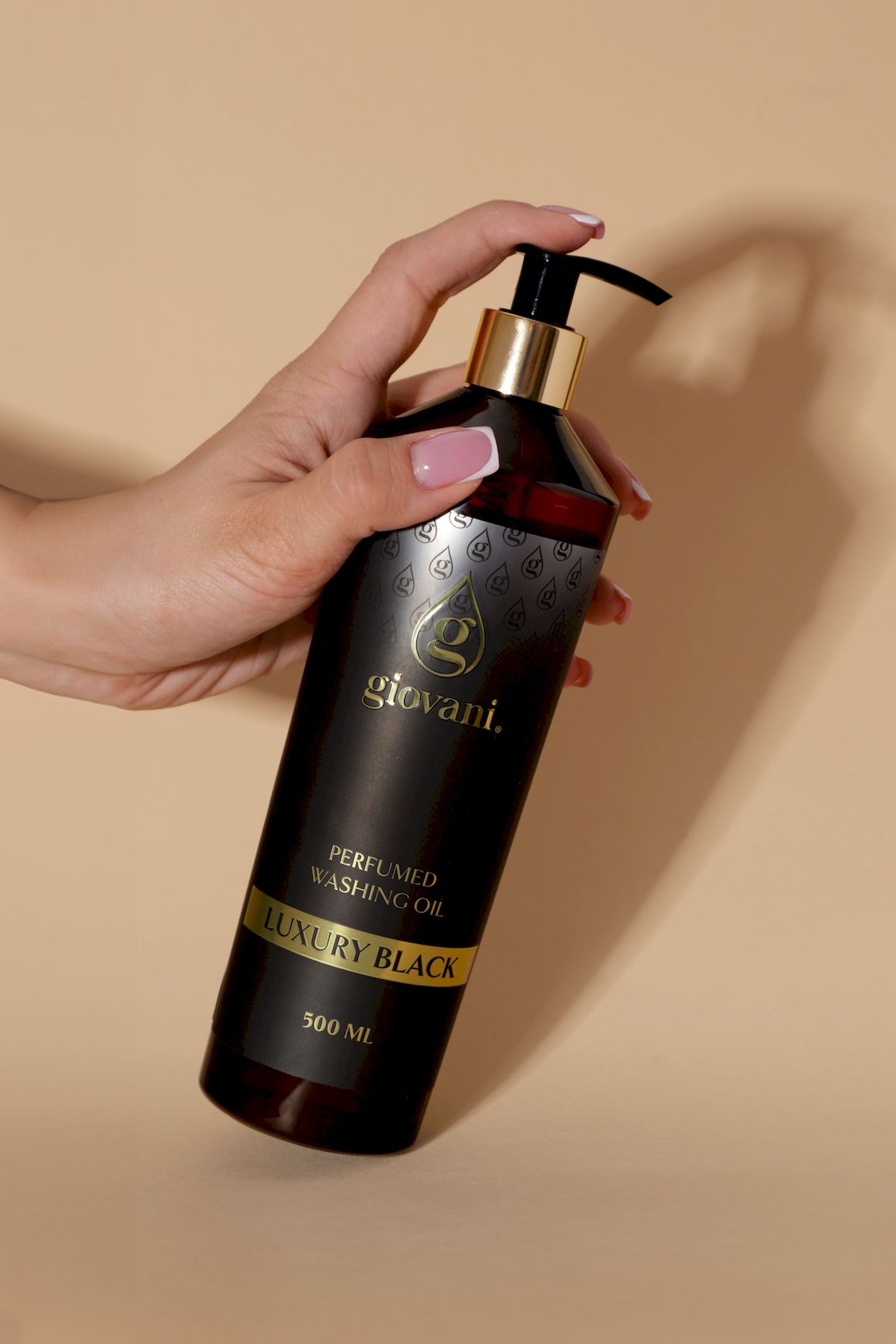 Pumppuannostelija pyykkiparfyymipullolle