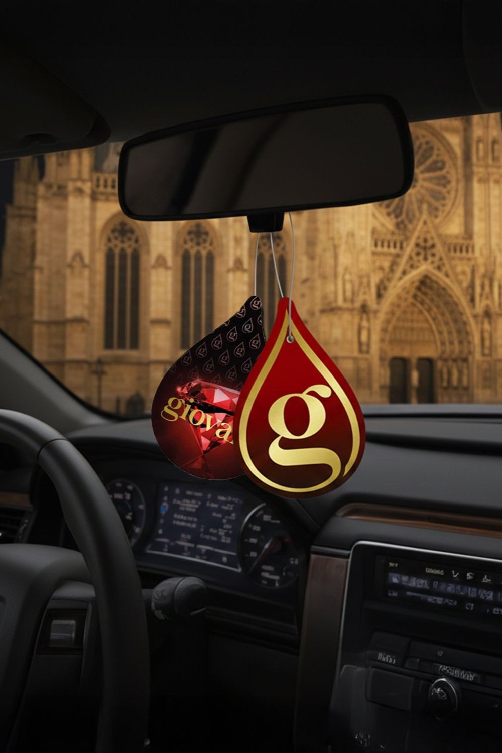 Universāla piekaramā etiķete ar RED CASHMERE aromātu