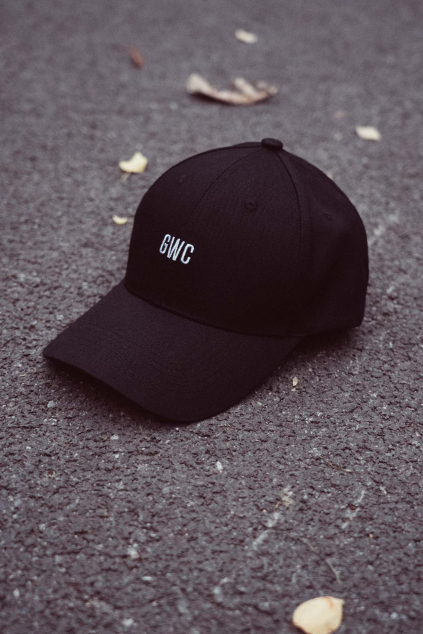 Černá Baseball Cap s ohlým kšiltem GWC