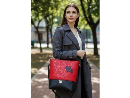 Kabelka SÁRA červeno - čierna srdcia