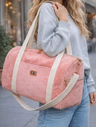 ​🎀 Novinka v mojej dielni : Travel Bag MIDI! 🎀 ​Ak hľadáte tašku, ktorá nie je ani príliš veľká, ani príliš malá - skvelá...