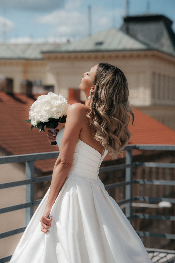 CFEA8AFF-AA23-4371-8116-1CC43E656F96