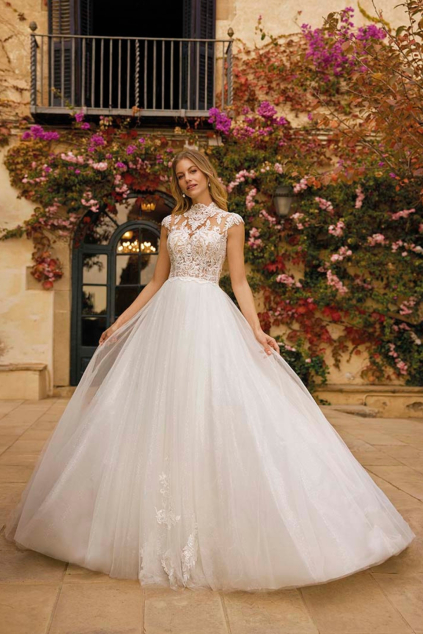 svatebni saty spargo kolekce white one pronovias 2024 tylova sukne krajkovy zivutek ke krku odhalena zada 3