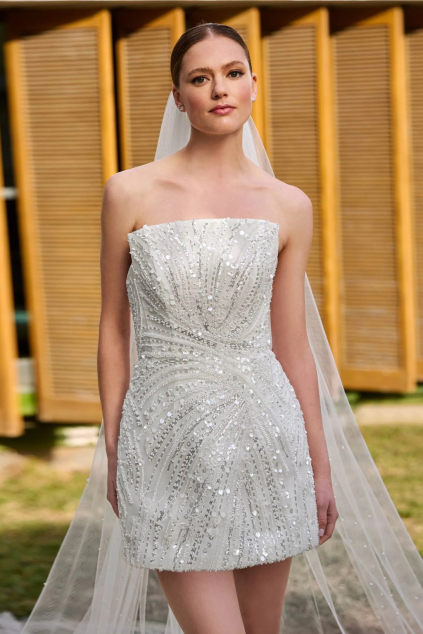 svatebni saty arroyn kolekce pronovias 2026 kratke mini bez raminek trpytive bile