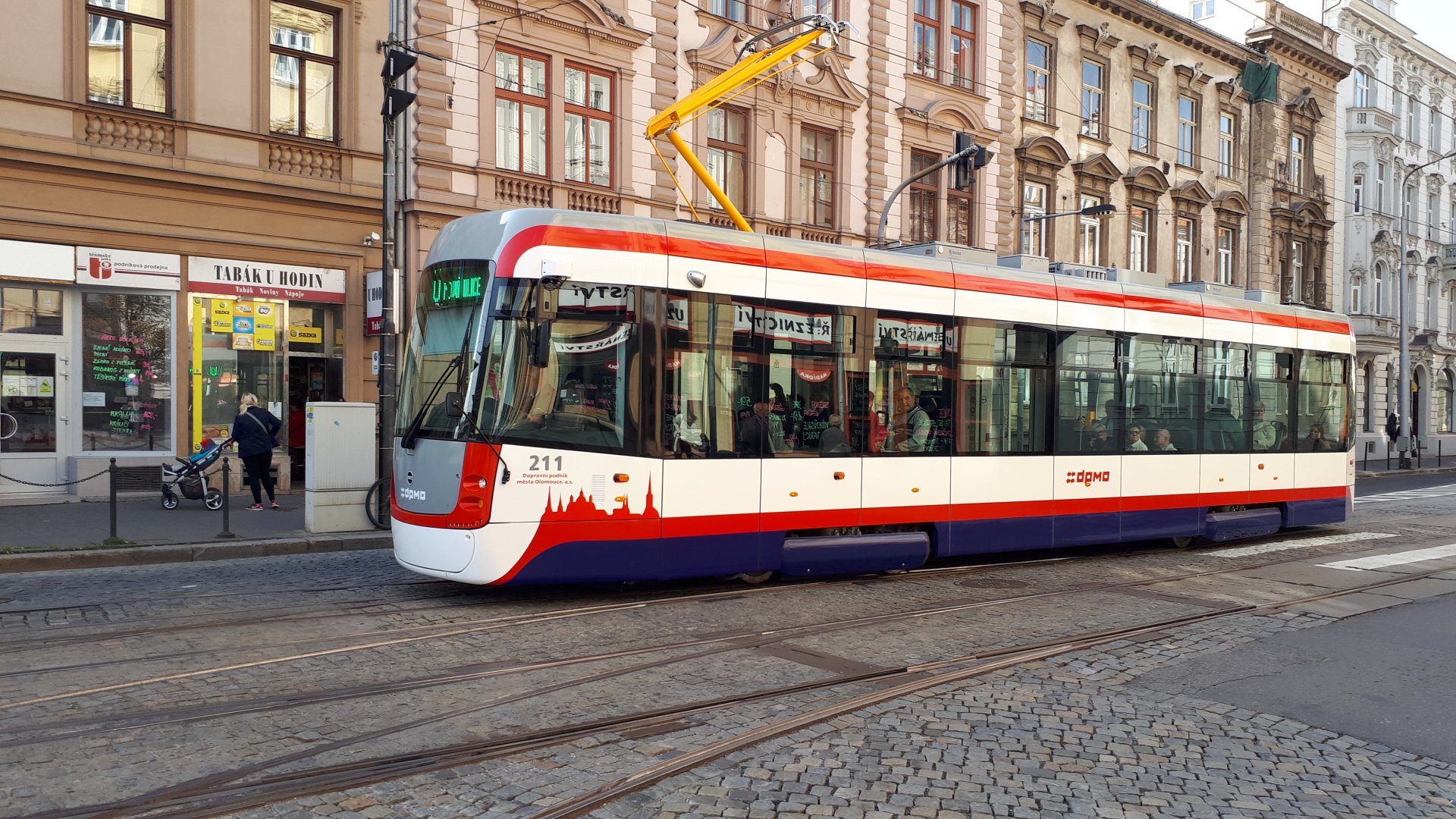 Darovali jsme roušky řidičům DPMO Olomouc 