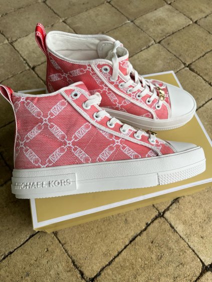 71ff9eba 0aa3 4f47 b55c 4b5ead03f7db