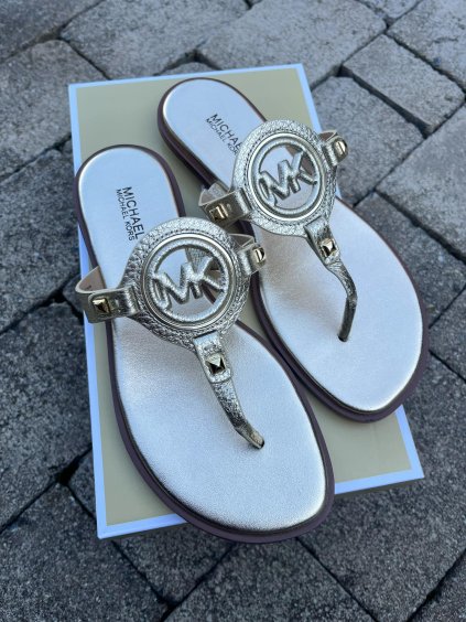 109bde57 32fc 4f16 a501 02c1f3b32671