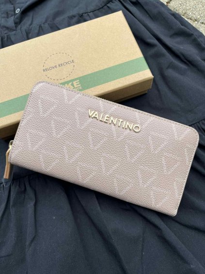 e9e093c6 e330 4b34 960d 2a1a1d328838