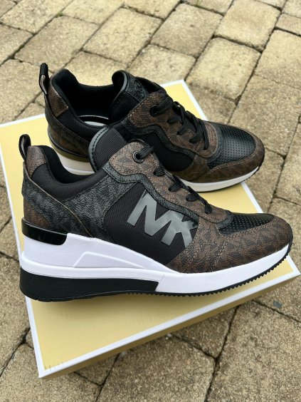 5cc0981c 8e50 4d2f 8e8c 8db0f16498b3