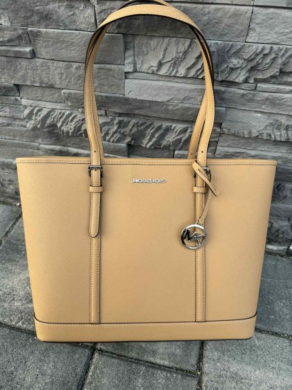 4cefef84 6e16 494b bc75 5b42bf66f39f