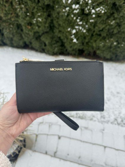 a4f1b800 80fd 4cc1 aa4f 7c3ea32f95a4