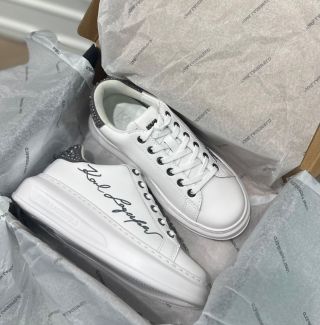 Doplnili sme váš obľúbený model od Karla 🤍 veľkosti 35,36,37,38,39 v akciovej cene 79eur 🤍