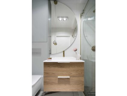 Půlkruhové zrcadlo v moderní koupelně. GieraDesign