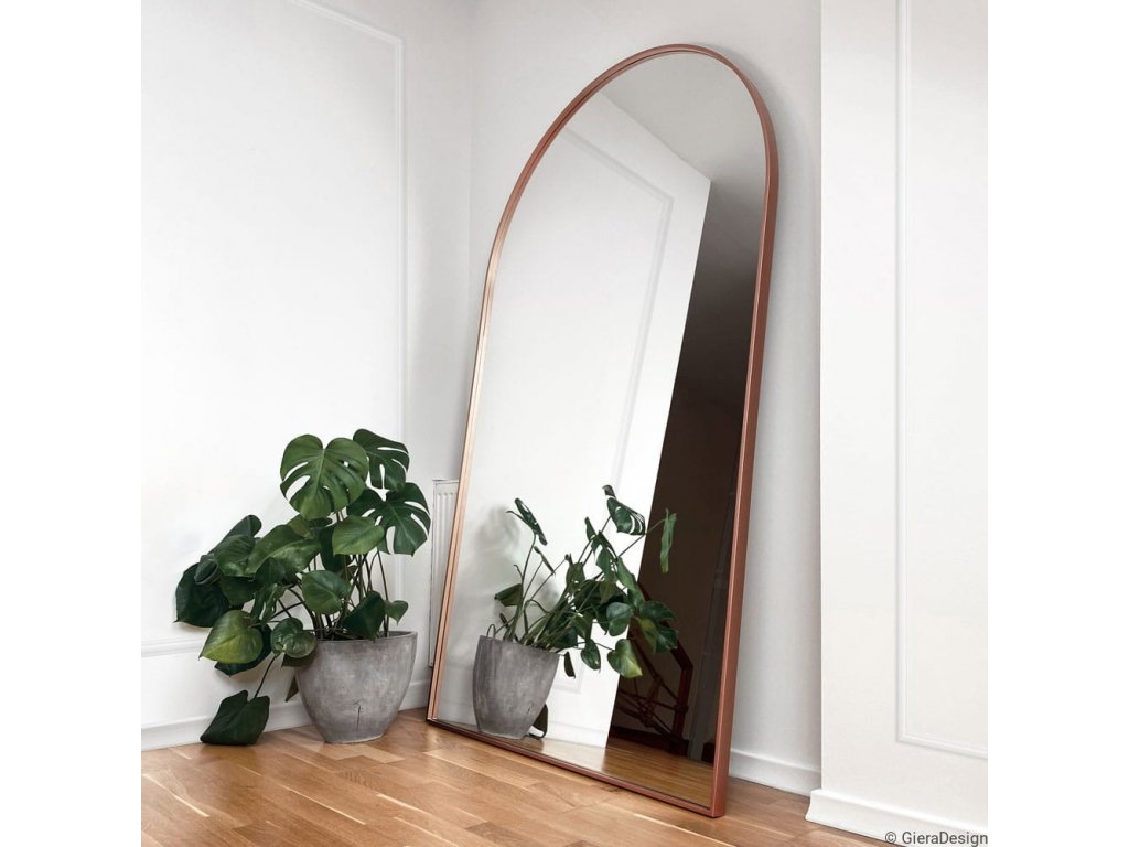 Výhody stojacích zrkadiel - praktické a štýlové doplnky pre váš interiér