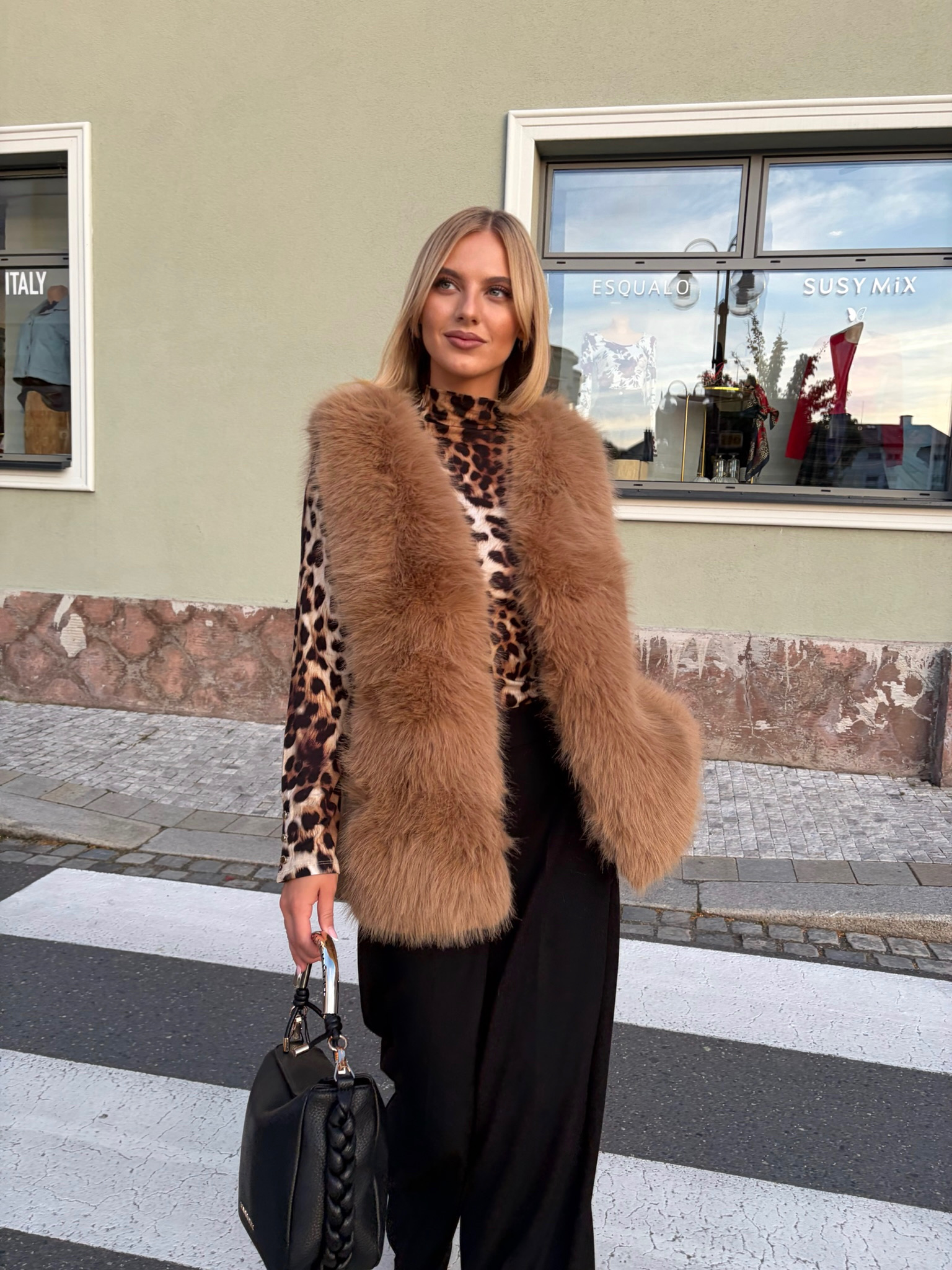 Elegantní dámské outfity v hnědých tónech