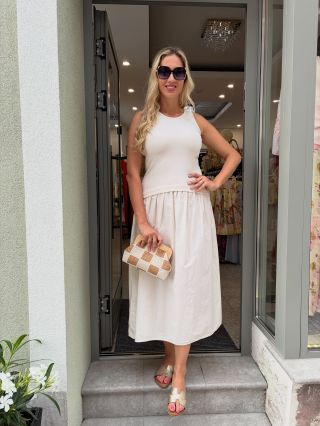 Léto v plném proudu. ☀️ Lehkost, elegance a italský styl v každém detailu. Máme pro vás bohatý výběr letních outfitů,...