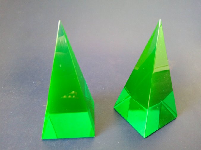 Pyramid 35x35x73 Green No.5082