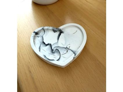 Podtácek srdíčko šedé