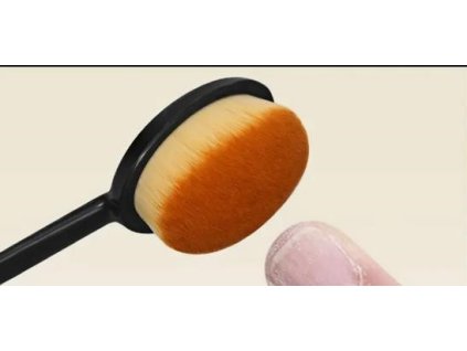 Štětec na manikúru a prach