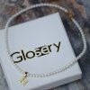 glosery perlovy nahrdelnik iniciala bielo smotanovy