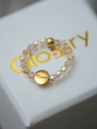 Prsteň s gravírom “Mama” 💛 Jedno slovo. Nekonečný význam.🫶🏻 #glosery #prsten