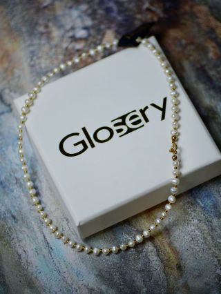 Perlový náhrdelník Glosery 🤍 Zlaté detaily, jemné perly a čistý dizajn.🔝 #glosery #nahrdelnik