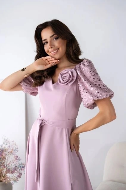 Ako zladiť make-up so jarnými šatami (deň vs. večer)