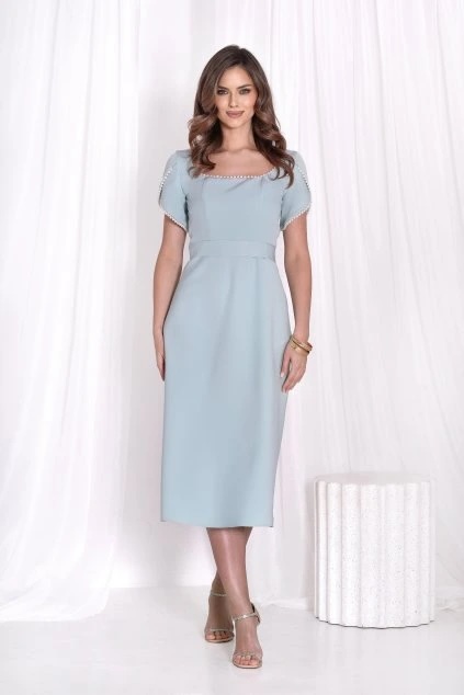 Ako vybrať šaty pre družičku na jarnú svadbu