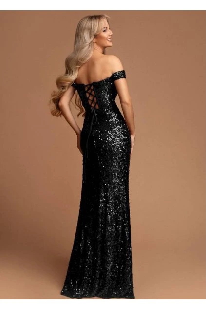 Ako si vytvoriť elegantný účes, ktorý sa hodí k večerným šatám