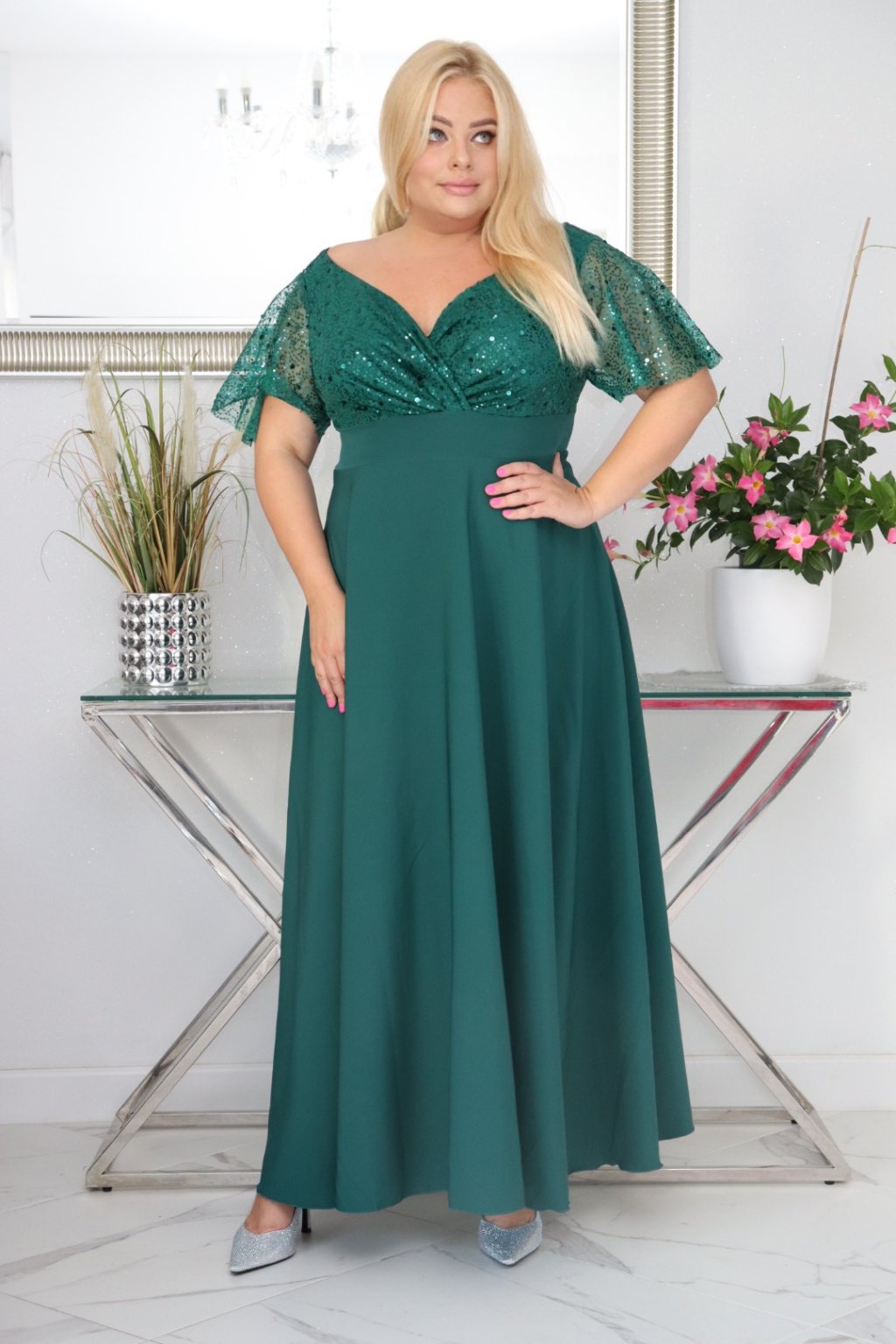 Dlouhé společenské zelené šaty s flitry
