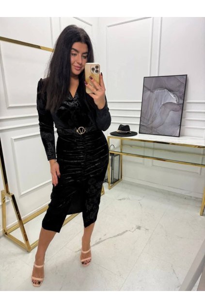 Zamatové vzorované šaty