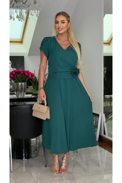 Zelené šaty s květinou