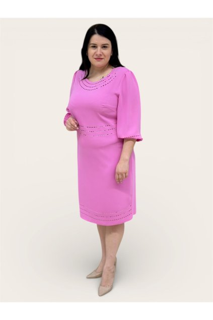 Růžové šaty s výřezy