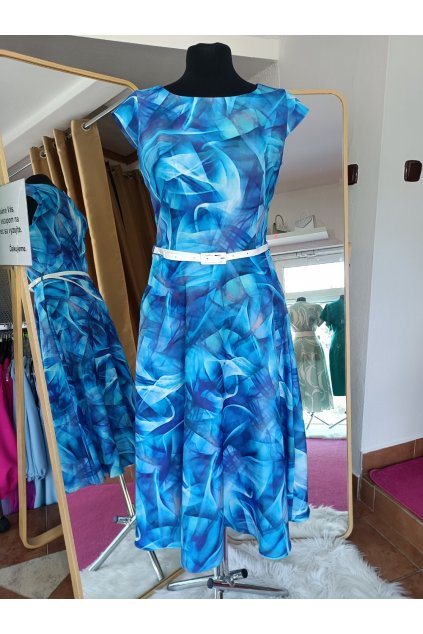 Modré vzorované midi šaty