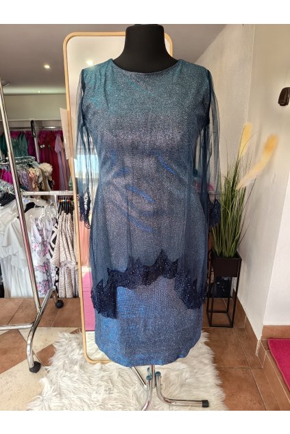 Tmavě modré třpytivé šaty s krajkou a perličkami