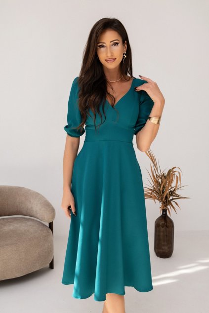 Smaragdové midi šaty s rukávy