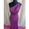 Dlhé spoločenské purpurové priliehavé šaty