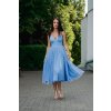 Bledomodré midi šaty s tylom