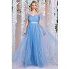 Dlouhé společenské bleděmodré tylové šaty na ramena