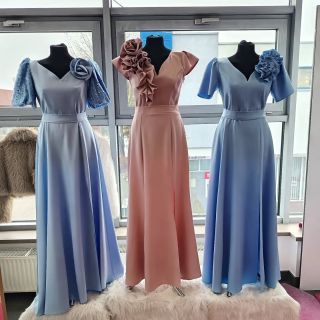 🌸 Nová kolekcia v jemných pastelových farbách pre svadobné mamy a hostí 🌸 ✅ Dostupné na www.glossy.sk alebo v predajni v...